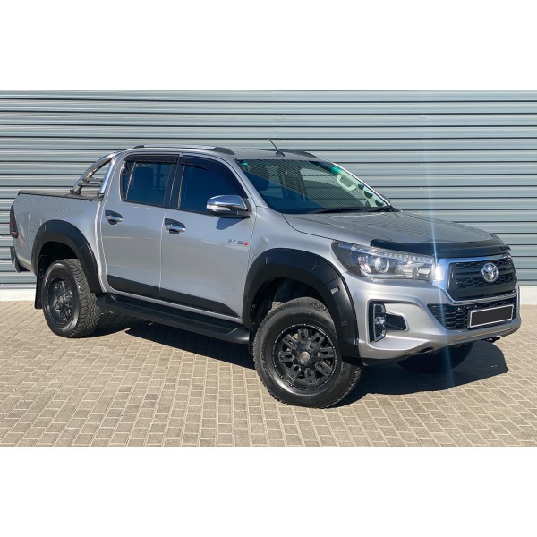 Praguri laterale  Trepte laterale Toyota Hilux VIII (AN120) 2015,2016,2017,2018,2019,2020